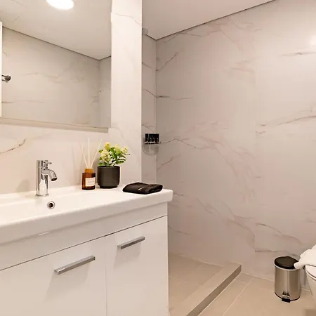 Sanders Paros Gardens